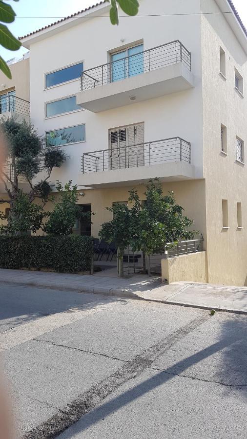 Kerynia Apartments Пафос Екстериор снимка