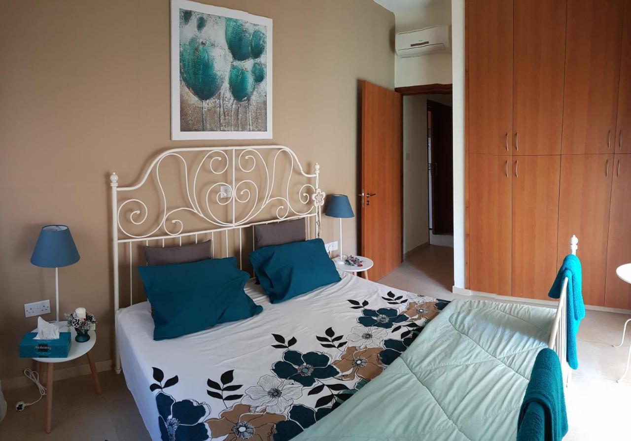 Kerynia Apartments Пафос Екстериор снимка