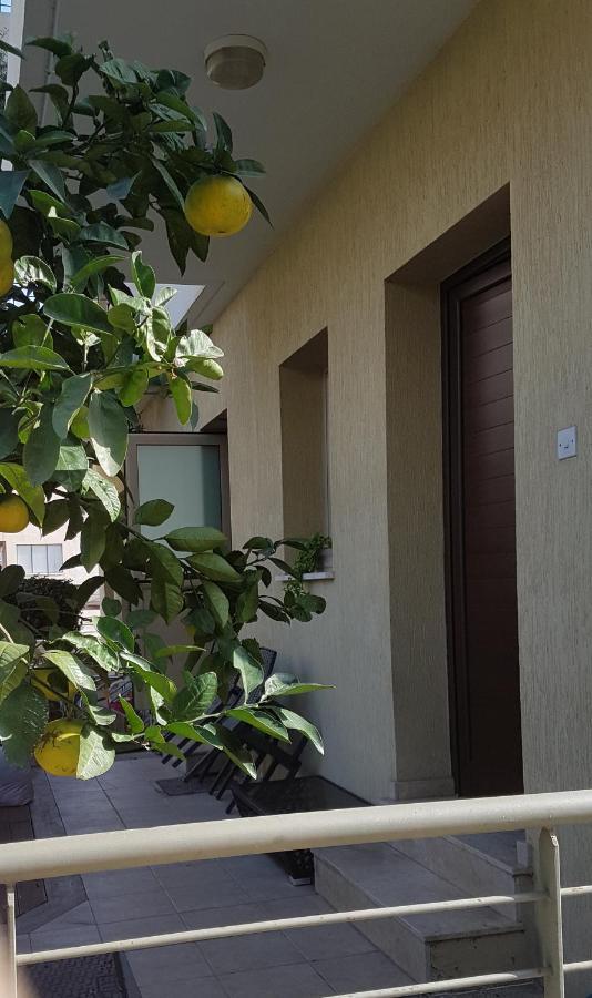 Kerynia Apartments Пафос Екстериор снимка