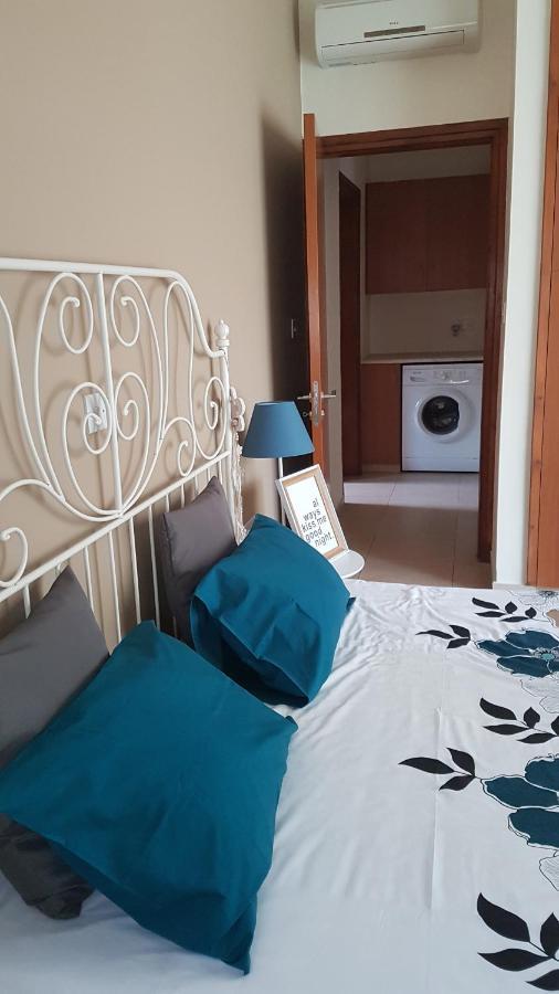 Kerynia Apartments Пафос Екстериор снимка