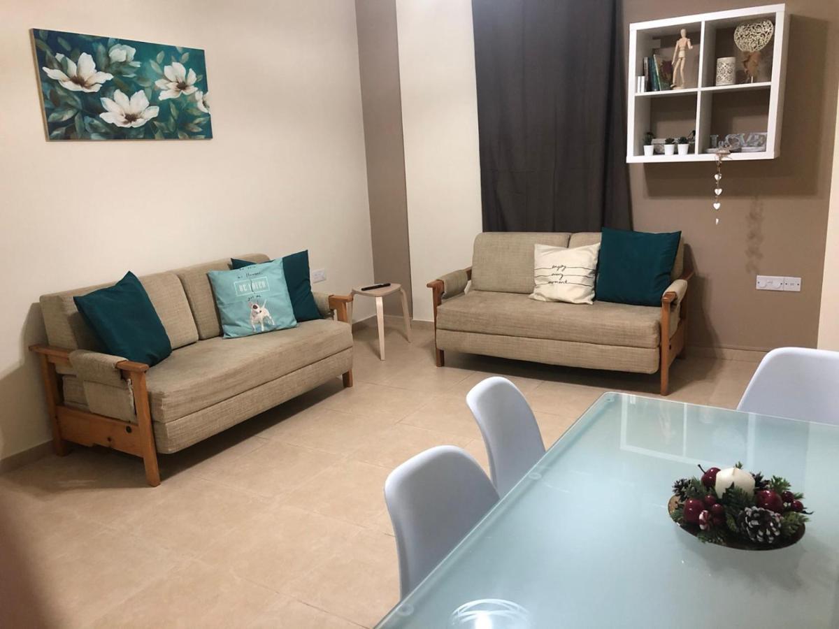 Kerynia Apartments Пафос Екстериор снимка