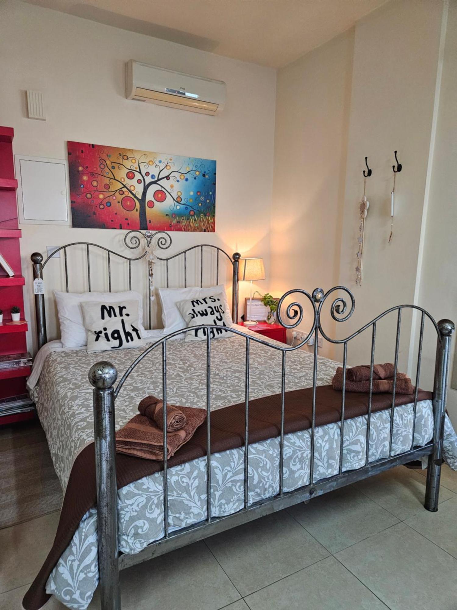 Kerynia Apartments Пафос Екстериор снимка