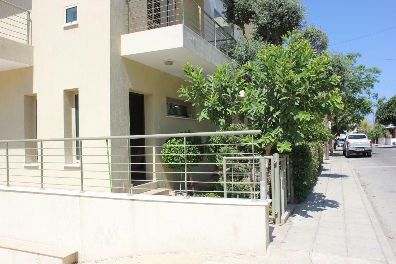 Kerynia Apartments Пафос Екстериор снимка