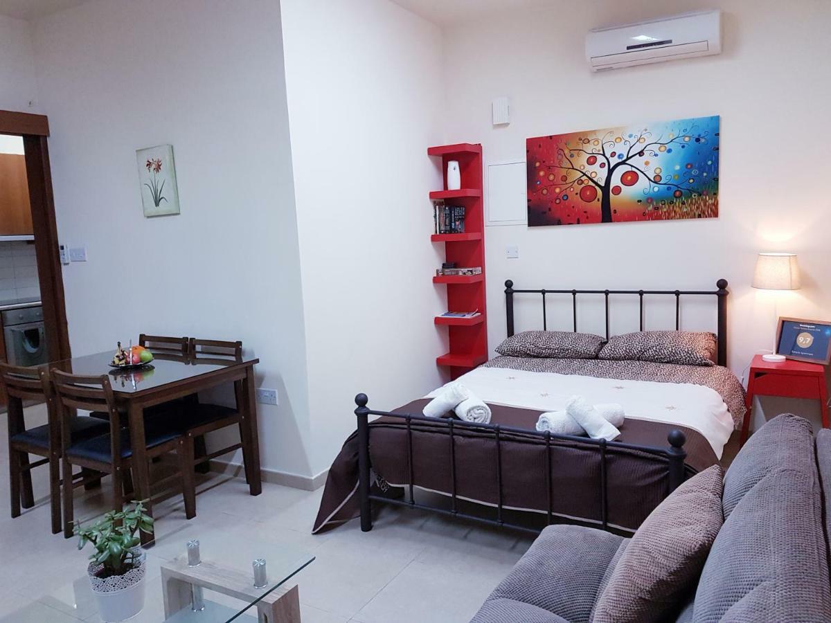 Kerynia Apartments Пафос Екстериор снимка